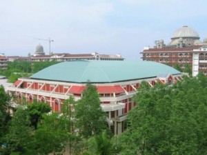 GEDUNG AL-AKBAR