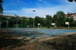 LAPANGAN BASKET INDOOR BERSTANDARD INTERNATIONAL
